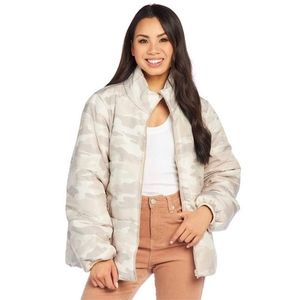 Mud Pie Cream Camo puffer jacket, Size Medium